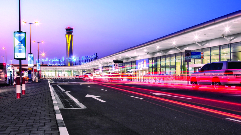 13 شركة طيران تشغل رحلاتها إلى 15 وجهة في مطار آل مكتوم الدولي