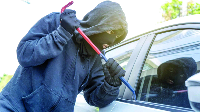 4 سلوكيات وراء سرقة مقتنيات من المركبات