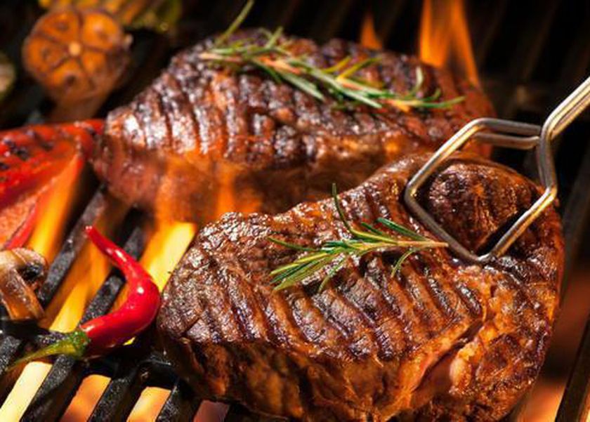 مخاطر تصل للإصابة بأمراض الشرايين.. طريقة خاطئة لطهي اللحوم تهدد بأضرار جسيمة