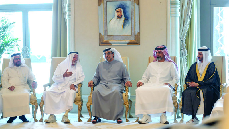 منصور بن زايد وعمار النعيمي يحضران أفراح النعيمي والسويدي