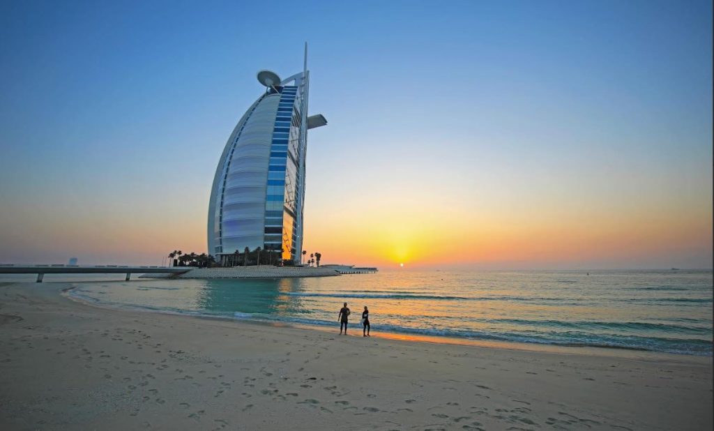بلدية دبي تُخصص الشواطئ العامة للعائلات خلال عطلة عيد الاتحاد