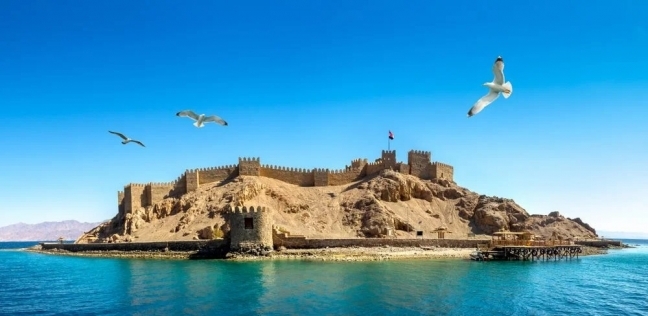 جزيرة فرعون في طابا.. وجهة سياحية جذابة وكنز للراحة والاسترخاء