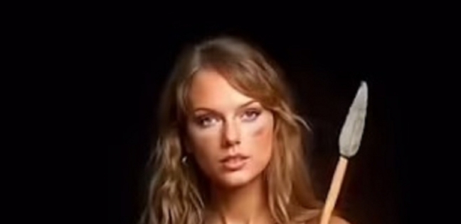 تايلور سويفت بالذكاء الاصطناعي عبر العصور.. «من امرأة في الكهف إلى روبوت»