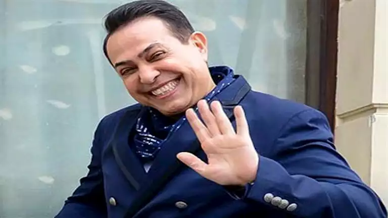 حكيم من المصيف: “النضارة صفراء بس حياتي خضراء”