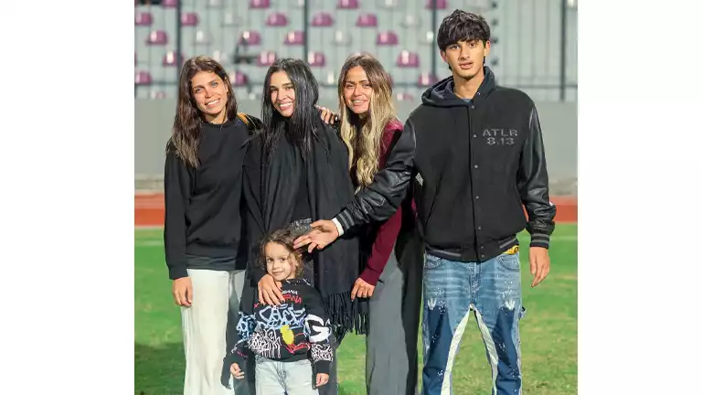 “برفقة عائلتها وأولادها”.. 7 صور من دعم زوجته ميدو لمباراة مشروعه