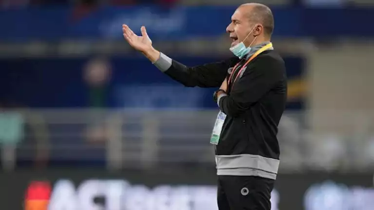 “خلفاً لكريسبو”.. العين الإماراتي يعلن عن المدير الفني الجديد للفريق