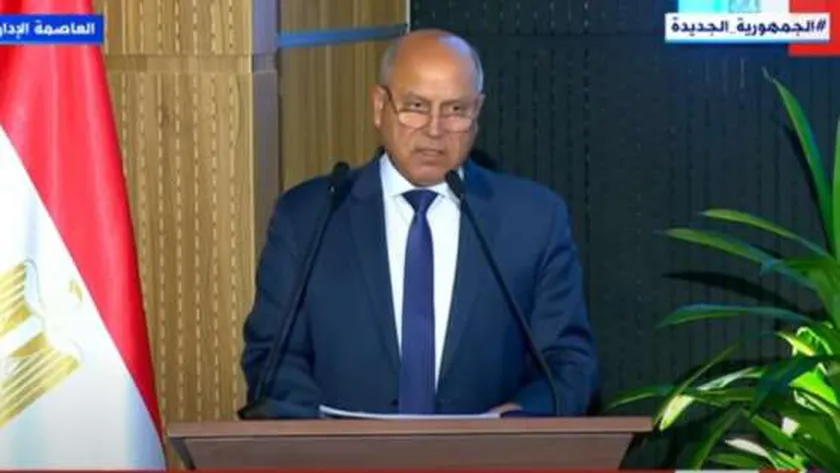 كامل الوزير: زيادة مساحات المناطق الصناعية في العاشر من رمضان والسادات وبني سويف