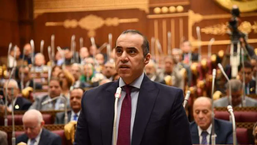 وزير الشئون النيابية: مشروع قانون العمل يوازن بين مصالح كل الأطراف