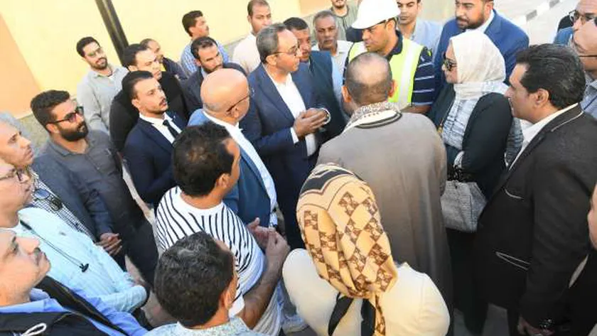 محافظ قنا يوجه بإعادة تشغيل المجمع الصناعي في أبوتشت لتوفير فرص عمل