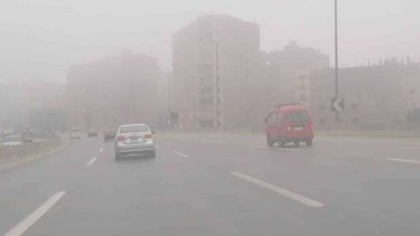 بيان الأرصاد بشأن حالة الطقس غدا.. تحذير من شبورة كثيفة على الطرق