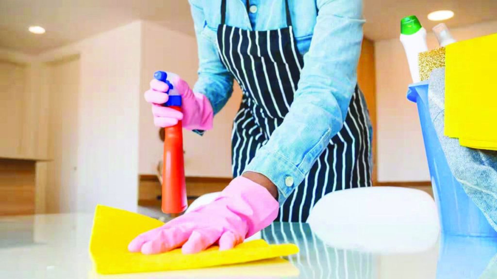 موظفون سابقون في مكاتب استقدام العمالة يروجون لـ «عروض وهمية»