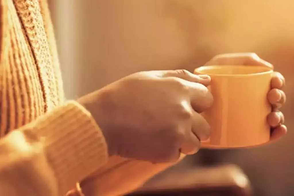 يقي من أمراض القلب والسكري.. مشروب ينظف الكبد من السموم