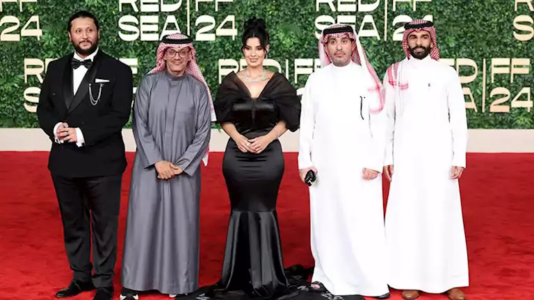 مؤلف فيلم “ثقوب”: وجود الغموض بالأعمال للتحفيز ويجب ألا يؤثر على العوامل الفنية الأخرى