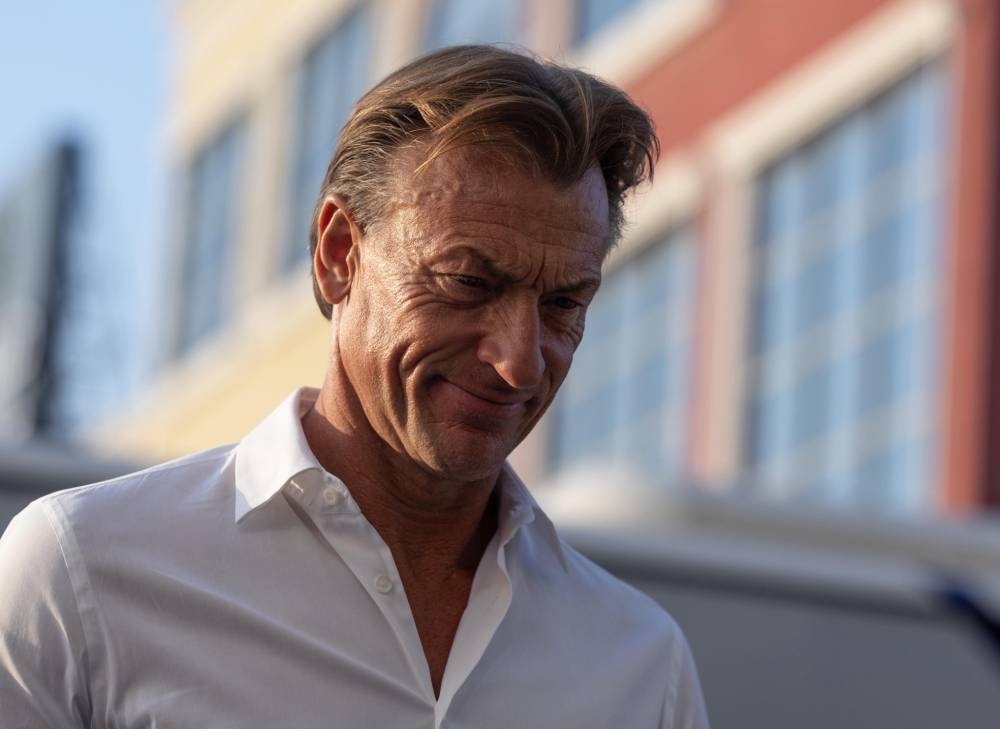 رينارد وكاساس.. من يسعد كل الناس