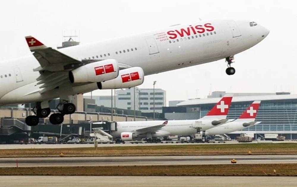 وفاة مضيف طيران بسبب دخان في مقصورة طائرة سويسرية