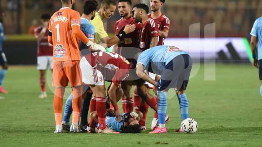 بيراميدز يفتح باب رحيل نجمه إلى الأهلي.. واللاعب يرفض