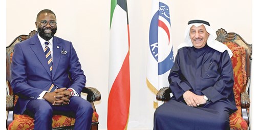 الهلال الأحمر تشيد بجهود الصليب الأحمر