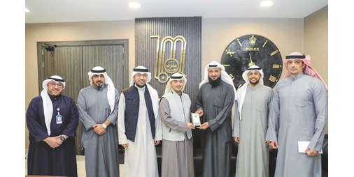 بيت الزكاة تسلم تبرعا من تعاونية مشرف بـ 394 245 دينارا