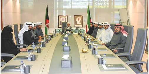 وزيرة الشؤون تكويت العاملين في بيع الخضار بالجمعيات التعاونية ومنافذ البيع