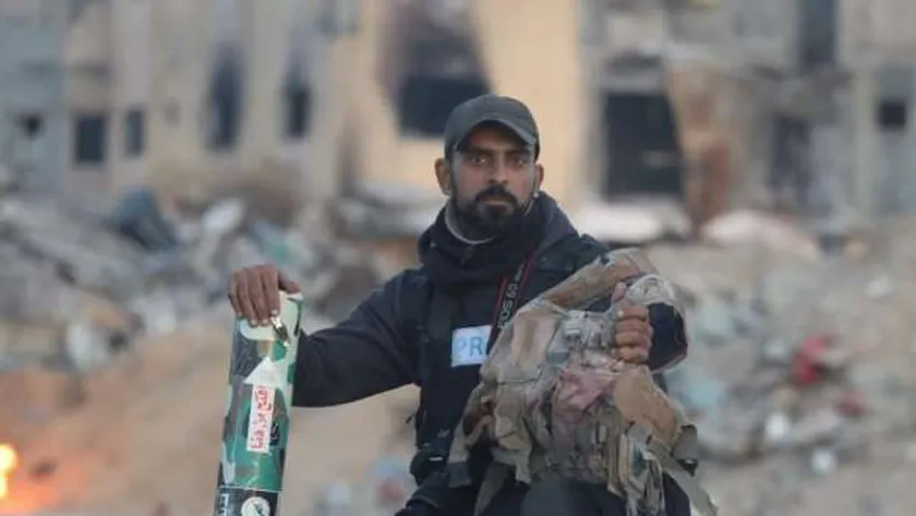 «كرسي وسترة وقذيفة».. صحفي يتتبع أثر السنوار بعد الهدنة: هنا استشهد أبا إبراهيم (خاص)