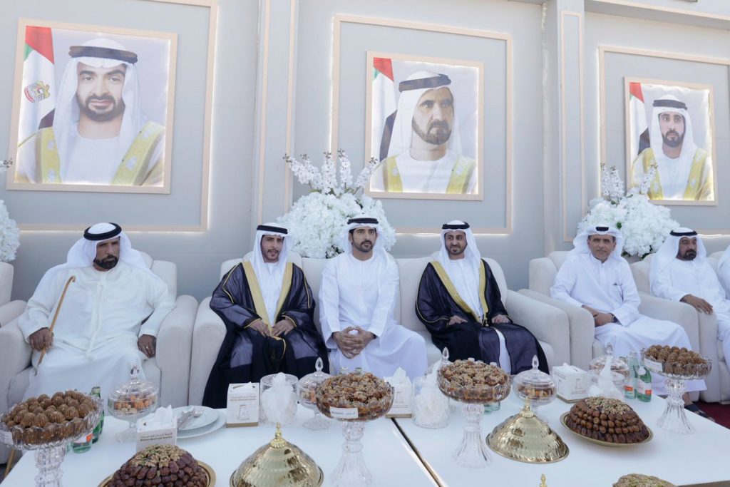 حمدان بن محمد يرافقه أحمد بن سعيد يحضران أفراح العامري وآل بومهير