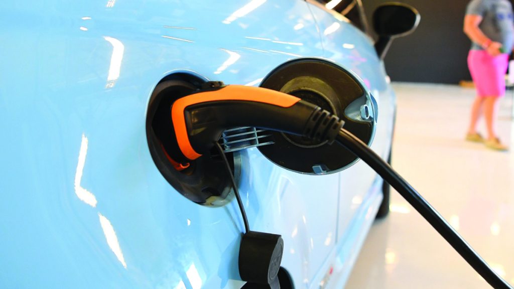 توفير شواحن سريعة جداً للسيارات الكهربائية في محطات الوقود