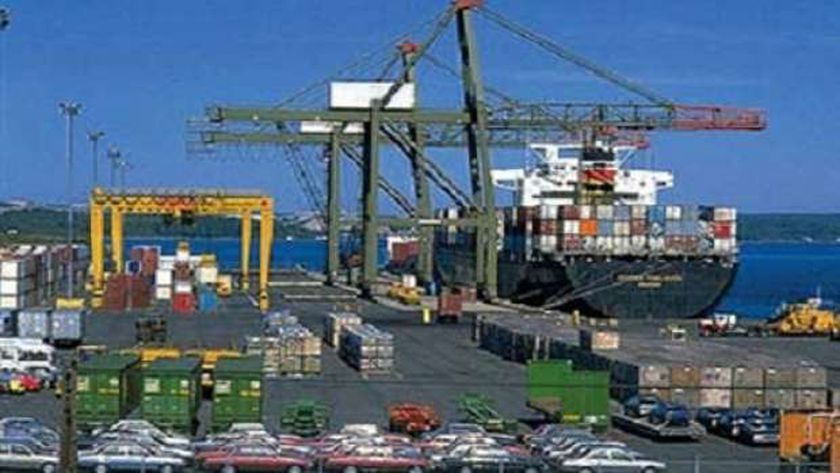 تداول 16 ألف طن و1273 شاحنة بضائع متنوعة بمواني البحر الأحمر