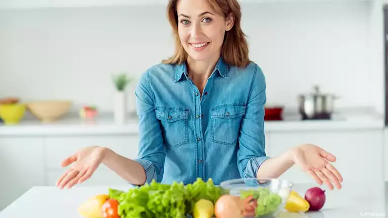 8 أطعمة تنظم إنتاج الهرمونات وتحمي من الالتهاب