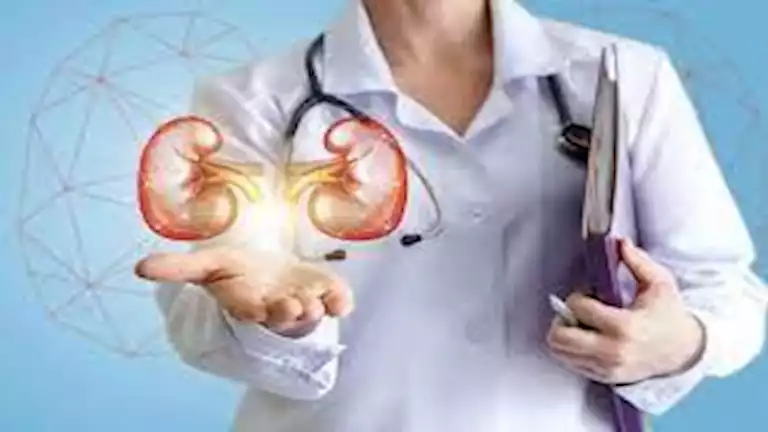 “أخطر من المرض”.. حسام موافي يحذر من خطأ يسبب الفشل الكلوي