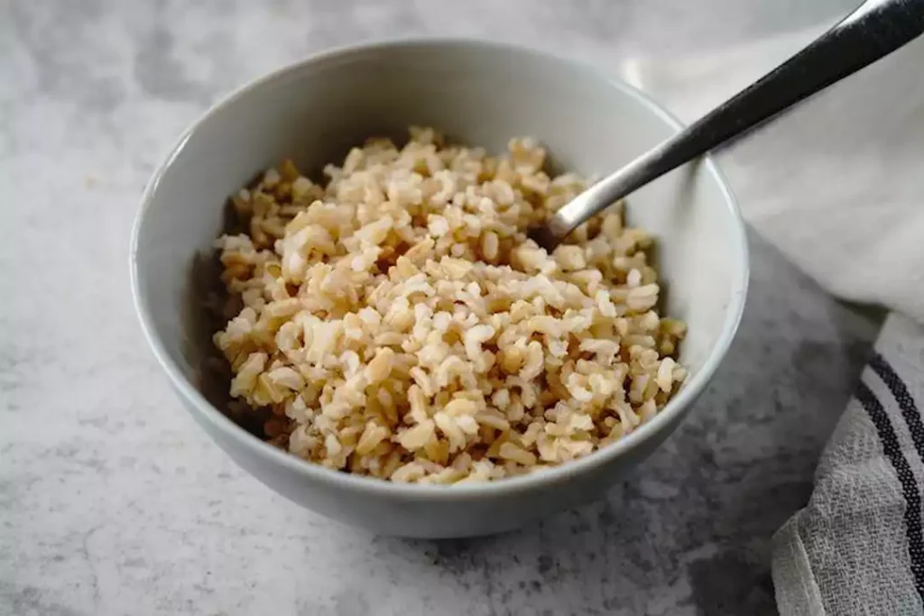 كوارث صحية لا حصر لها.. احذر إعادة تسخين الأرز مرة أخرى