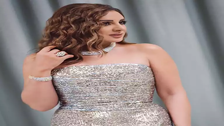 “اللوك غير موفق”.. خبير موضة يعلق على إطلالة أنغام في Joy Awards