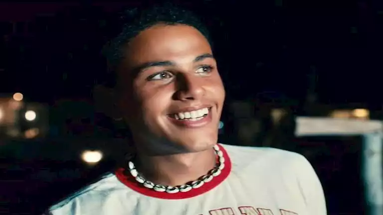 “الوطن”.. عبد الله عمرو دياب في أحدث ظهور أمام أبو الهول