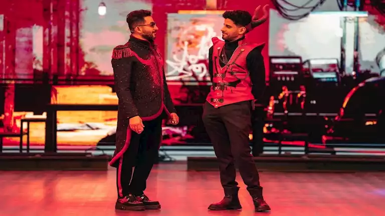 شرف ليا أني اشتغلت معاه”.. حمدي الميرغني يعلق على تعاونه مع أحمد حلمي في مسرحية “بني آدم