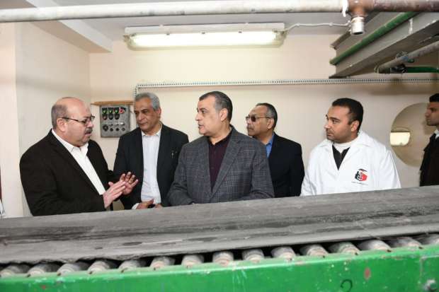 {"description":"\u0648\u0632\u064a\u0631 \u0627\u0644\u0625\u0646\u062a\u0627\u062c \u0627\u0644\u062d\u0631\u0628\u064a \u064a\u062c\u0631\u064a \u062c\u0648\u0644\u0629 \u0645\u0641\u0627\u062c\u0626\u0629 \u0641\u064a \u0645\u0635\u0646\u0639 18 \u0627\u0644\u062d\u0631\u0628\u0649"}