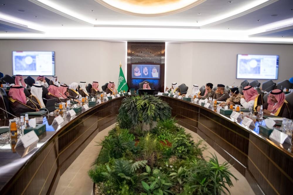 نائب أمير مكة يرأس اجتماع لجنة الحج المركزية