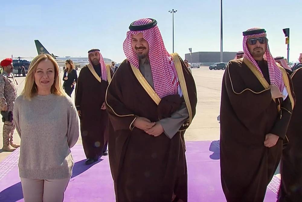 بعد زيارتها للمملكة.. رئيسة وزراء إيطاليا تغادر العُلا