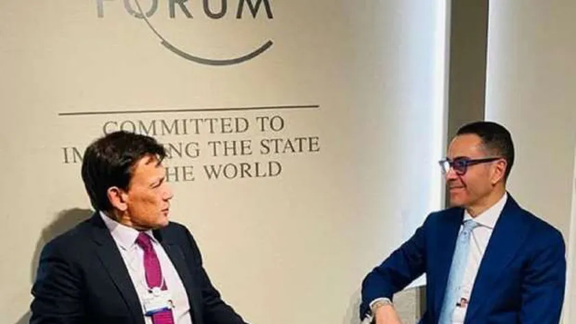 وزير الاستثمار يبحث مع «دانا غاز» آليات تعزيز التعاون في قطاع الطاقة بمصر