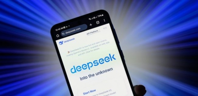 تطبيق DeepSeek الصيني.. حذّر منه «البنتاجون» وحظرته دولة أوروبية