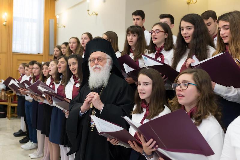 رئيس الأساقفة في ألبانيا يفارق الحياة عن عمر 95 عاما