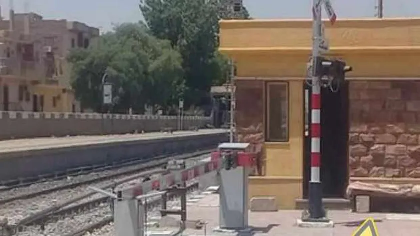 غلق مزلقان أبو قرقاص البحري بالمنيا للصيانة الدورية لمدة 48 ساعة