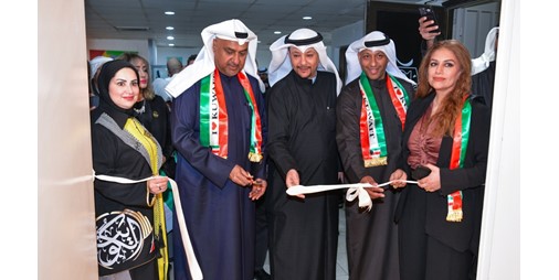 علم الكويت معرض تشكيلي يجسد مشاعر الحب والولاء للوطن