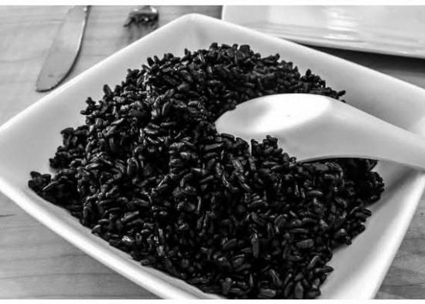 الكيلو بـ1500 جنيه.. الفرق بين الأرز الأسود والأبيض وتأثيره على الجسم