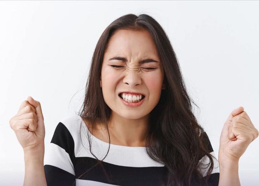 أسباب الجز على الأسنان وطرق العلاج للتخلص من الألم