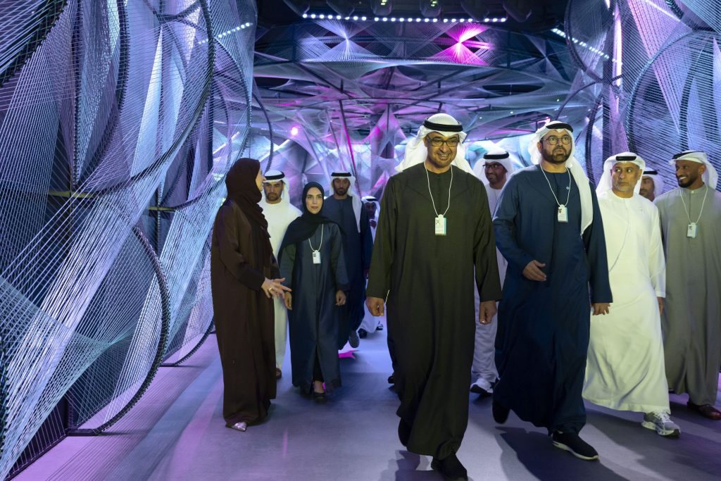 رئيس الدولة يلتقي عدداً من رؤساء الوفود والقادة المشاركين في القمة العالمية للحكومات 2025