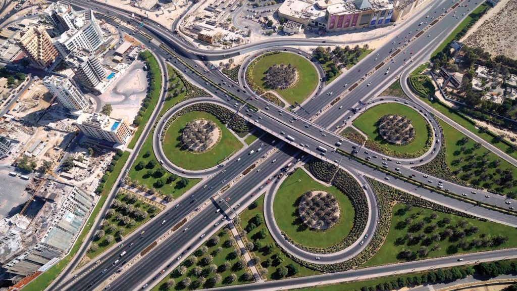 “طرق دبي” ترسي عقد مشروع تطوير تقاطعات على شارع القدرة بتكلفة 798 مليون درهم