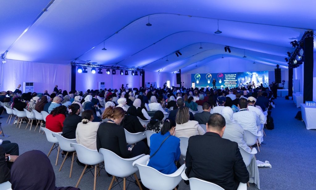 قمة الشارقة لتطوير التعليم توصي بـ”دمج الذكاء الاصطناعي” وتعزيز التطوير المهني للمعلمين