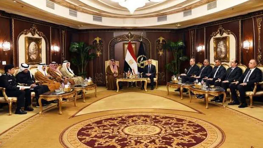 وزير الداخلية يستقبل نظيره الكويتي لبحث أوجه التعاون
