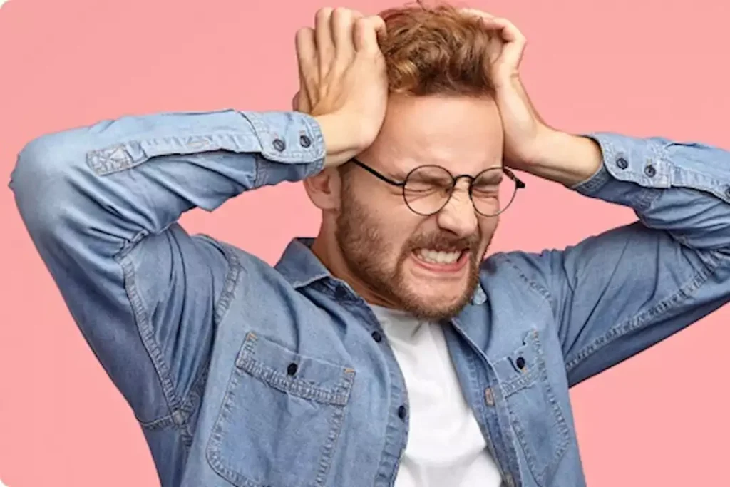 احذر نقص هذا الفيتامين.. يسبب الصداع وتشنجات الساقين