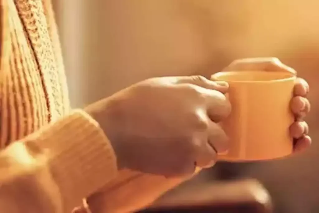 تهدد الكبد والدماغ.. مشروبات احذر تناولها بعد الطعام مباشرة