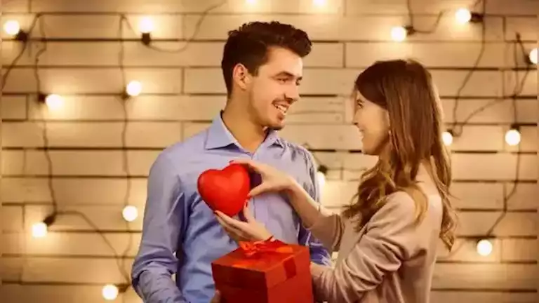 المصريون أول من قدموا الزهور لزوجاتهم.. أسرار العشق عند الفراعنة